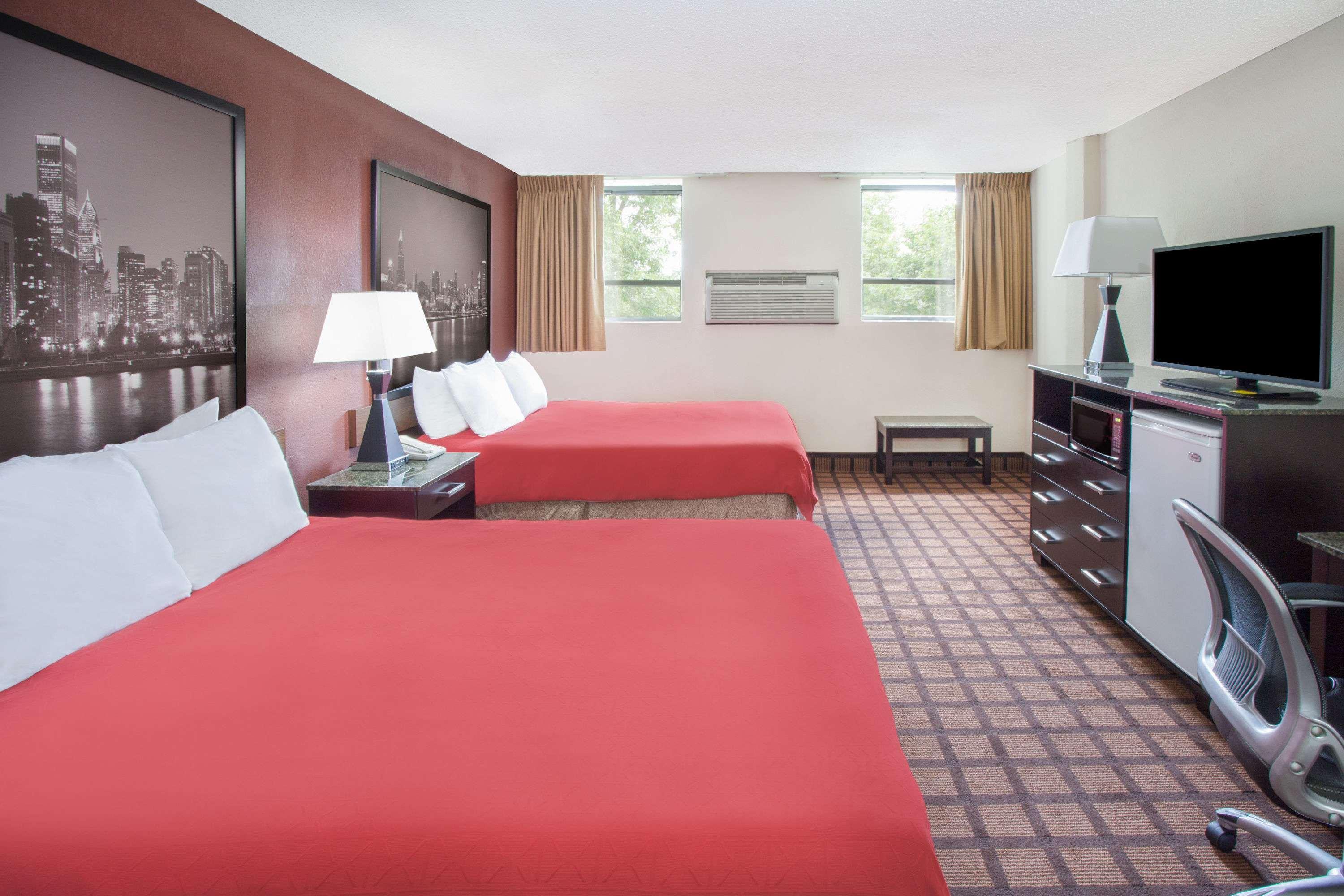 Super 8 By Wyndham Chicago Il Hotell Exteriör bild